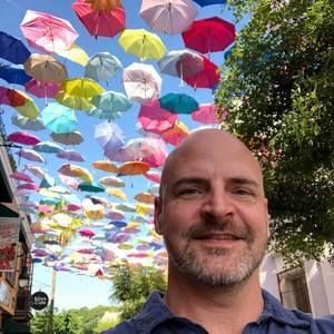 Meet your Posher, Dennis